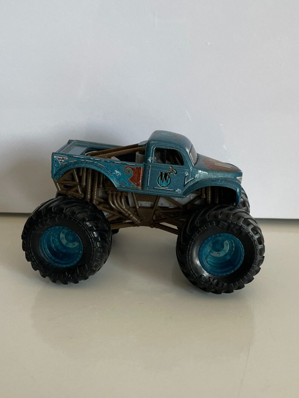 *♪ Monster Jam Truck Spin Master - Whiplash - Diecast Scale 1:64 *♪